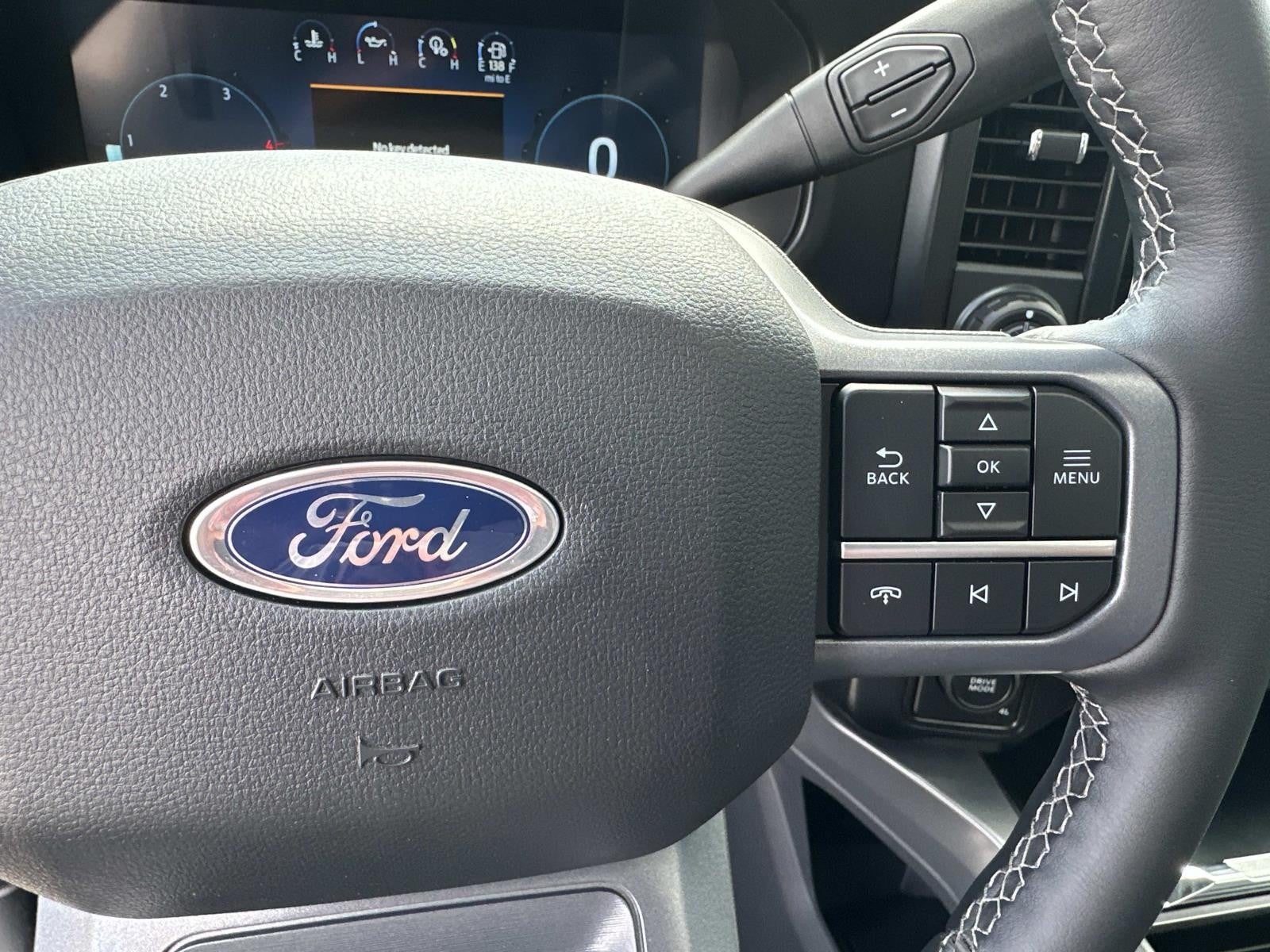 2026 Ford Super Duty F-350 DRW LARIAT 4WD CREW CAB 8' BO