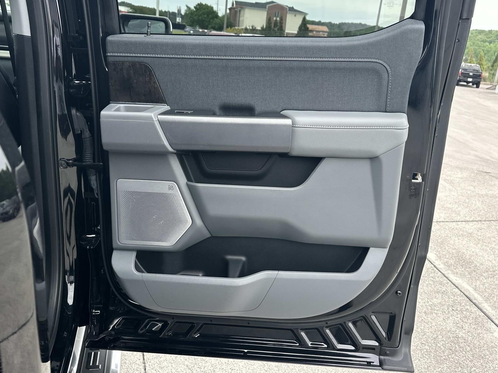 2023 Ford F-150 LARIAT 4WD SUPERCREW 5.5'