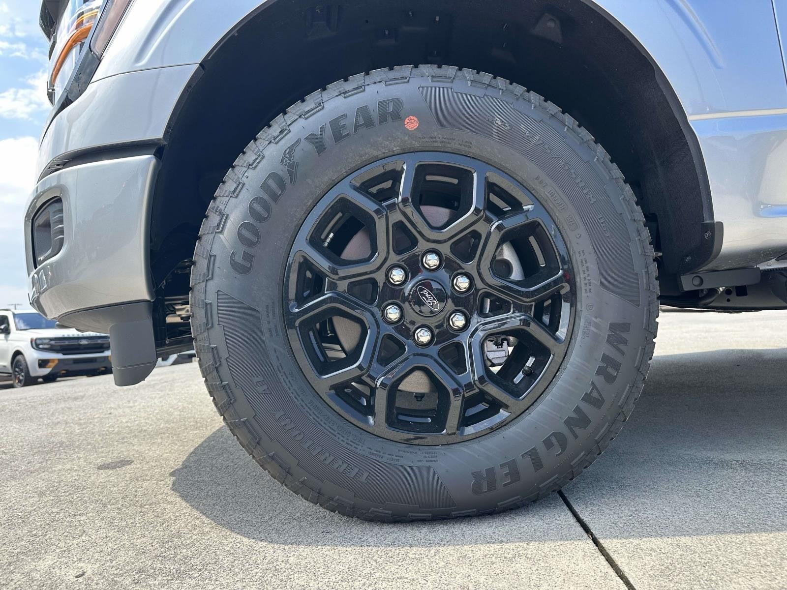 2025 Ford F-150 XLT 4WD SUPERCREW 5.5' BO