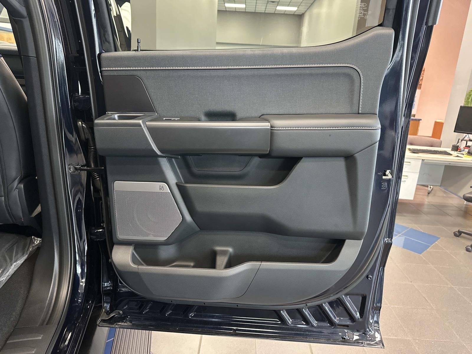 2025 Ford F-150 LARIAT 4WD SUPERCREW 5.5'