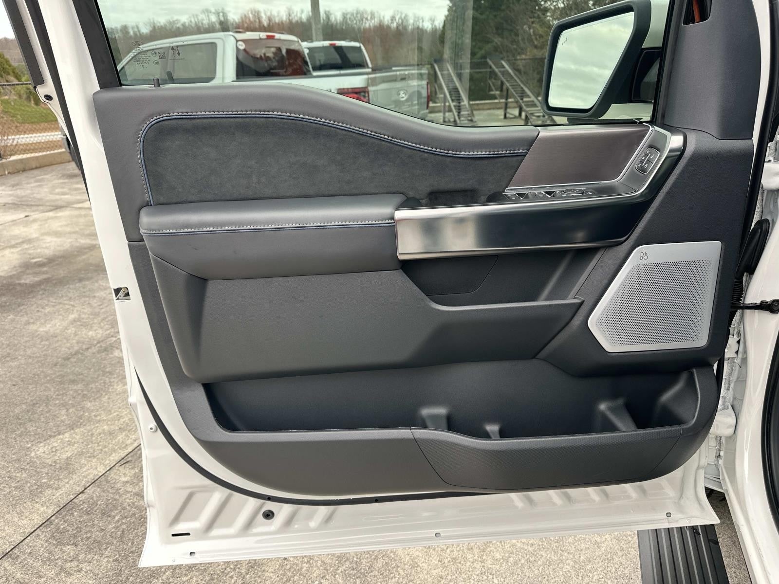 2025 Ford F-150 PLATINUM 4WD SUPERCREW 5.